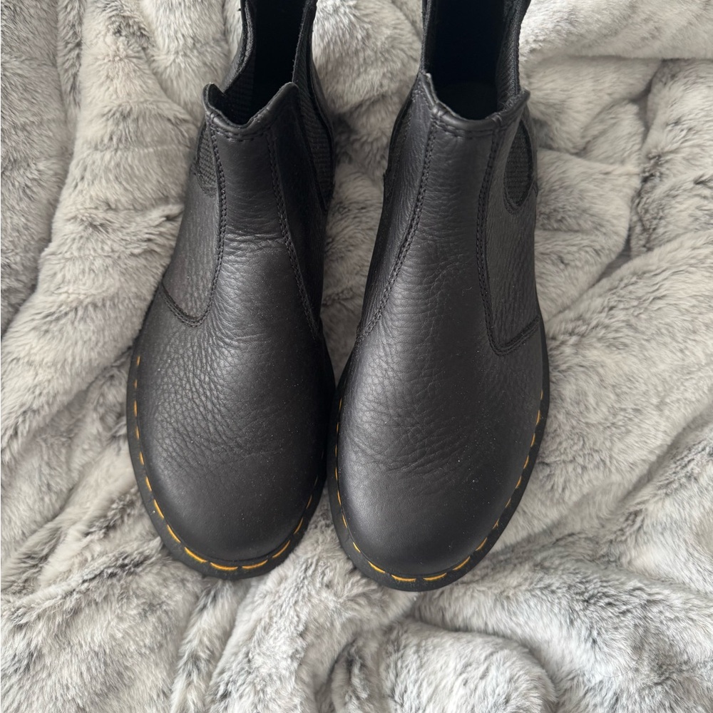 Dr Marten Chelsea Boots 2976